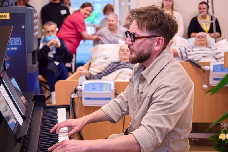 Norbert Danis klavirista hudba hospic krasa